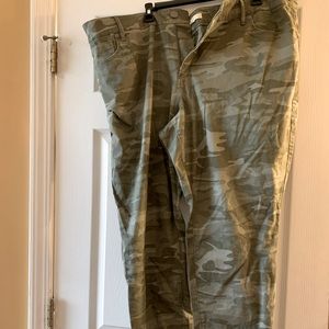 Plus size camo pants from the Loft